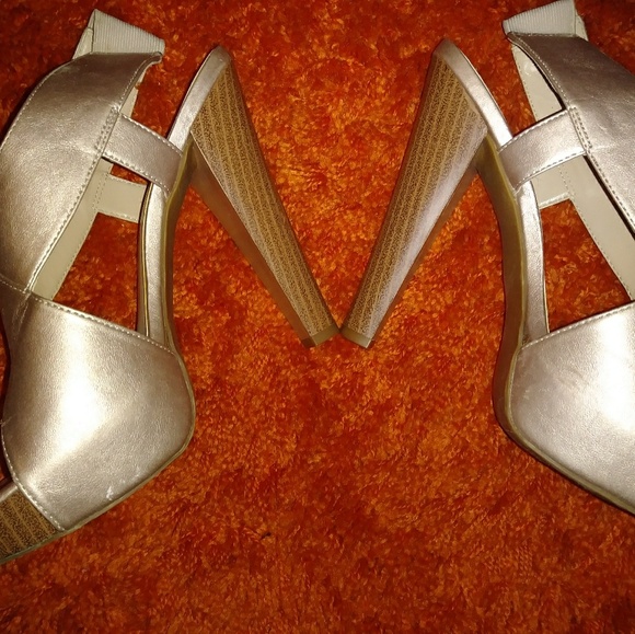 Shoes - Picture 5 of 5